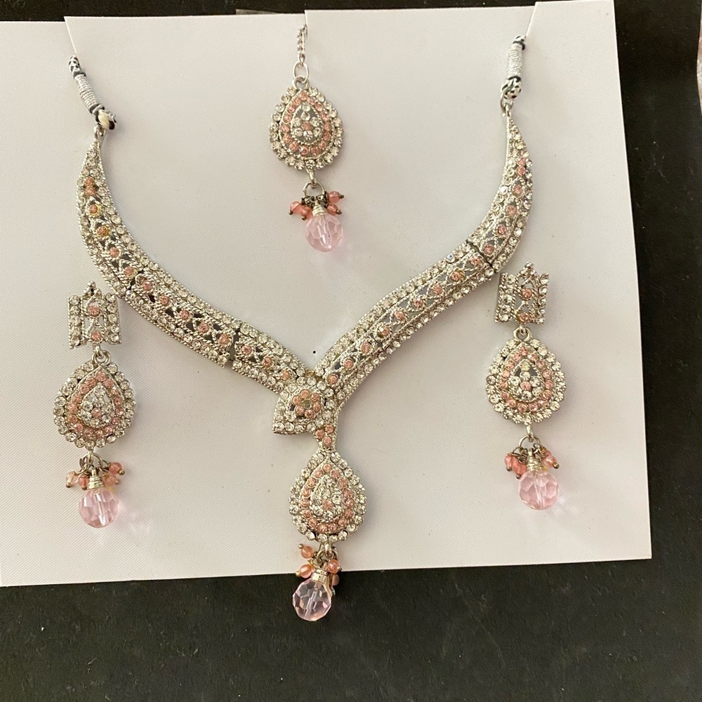 🆕 Beautiful silver necklace